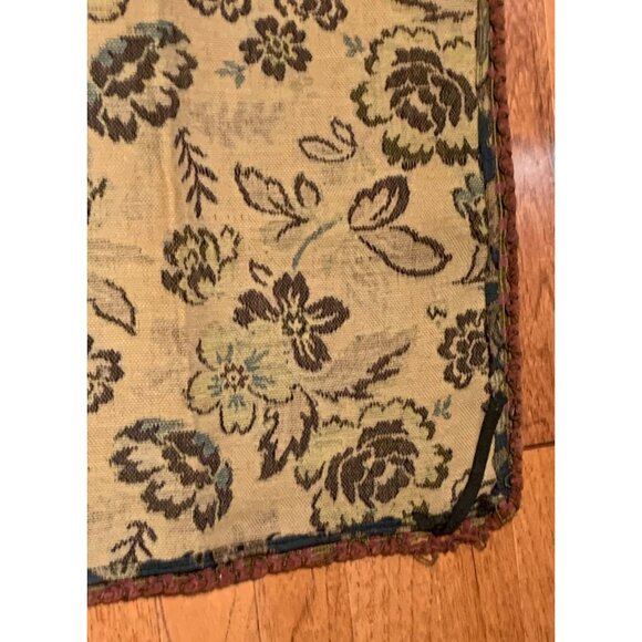 Vintage Floral Tapestry Table Runner - Elegant Home Decor - 36" x 17" - Picture 6 of 11